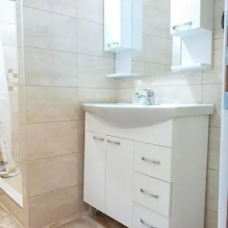 Apartman Jelena Apartment *